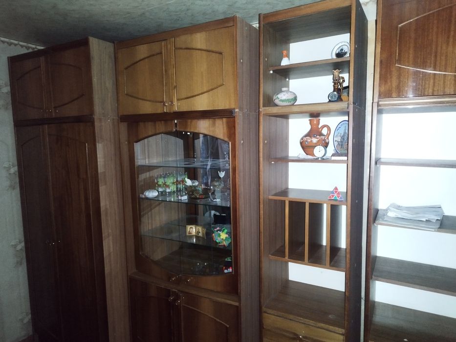 Продам стенку коричневую