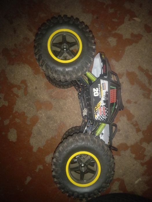 Машинка на радиоуправлении