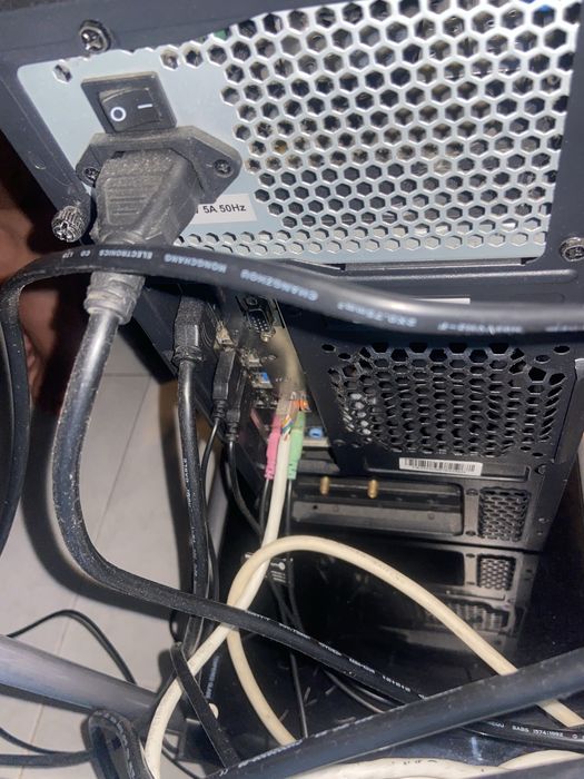 Pc muito bom para jogos e trabalhos