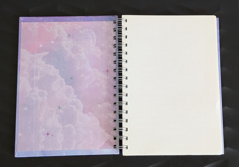 Caderno com design girlie