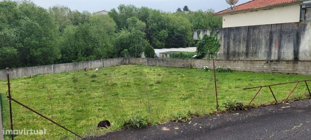 Terreno na Pousa - Barcelos