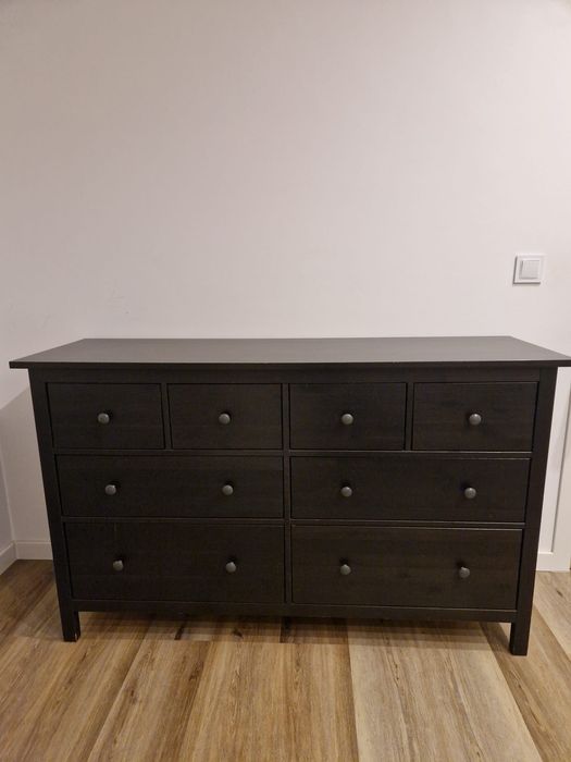 Comoda IKEA Hemnes 8 gavetas