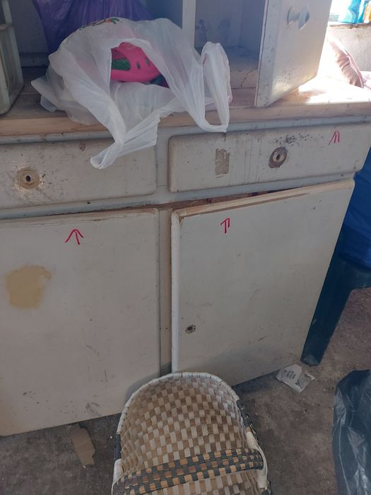 Stary kredens drewniany