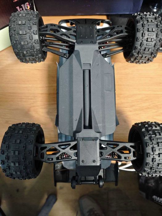 Радіокерований позашляховик-монстр SMRC S910 RC 40 km\h 1:16 4WD