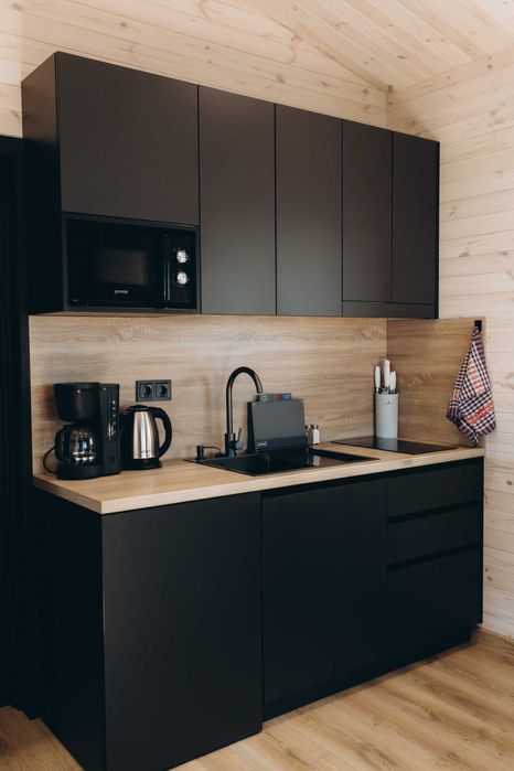 Котедж у сосновому лісі під Києвом. Камін. Вініл. Чан. Баня