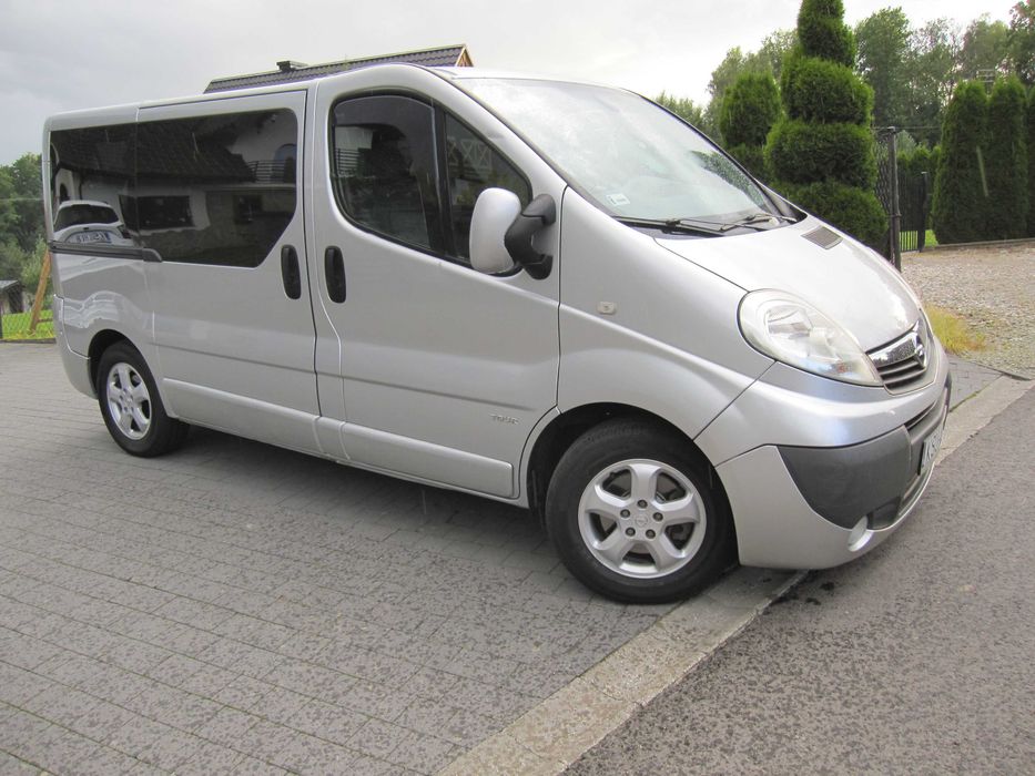 Opel Vivaro 2.0 TOUR 2011