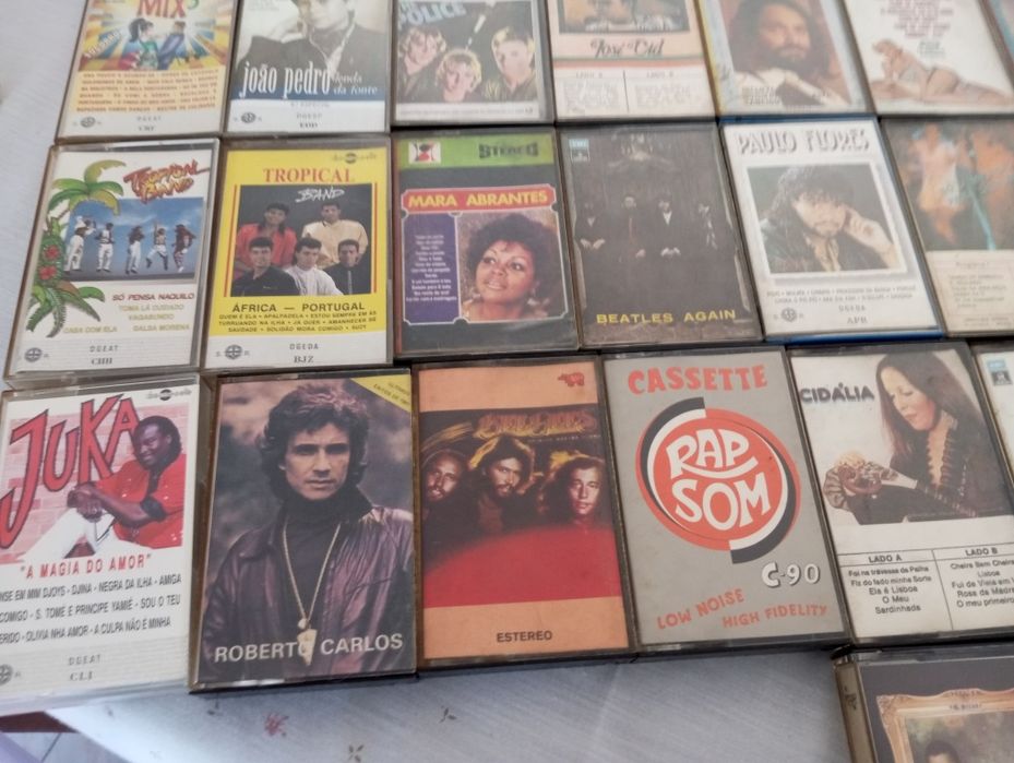 Cassetes de Música Africana, Cidália, Roberto Carlos