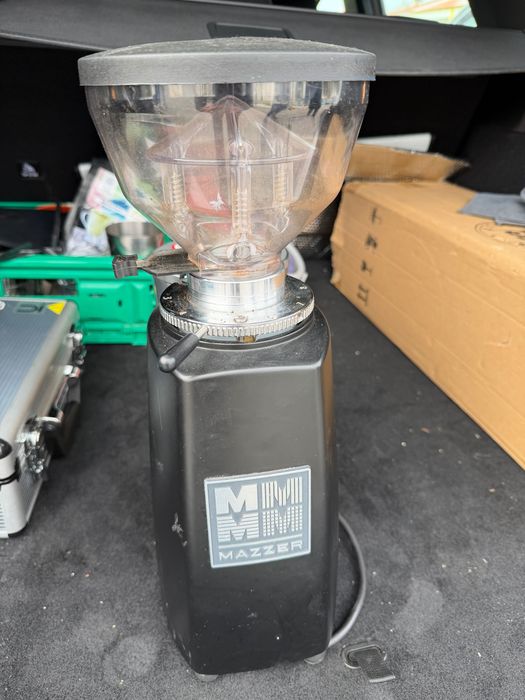 Moinho Mazzer semi novo