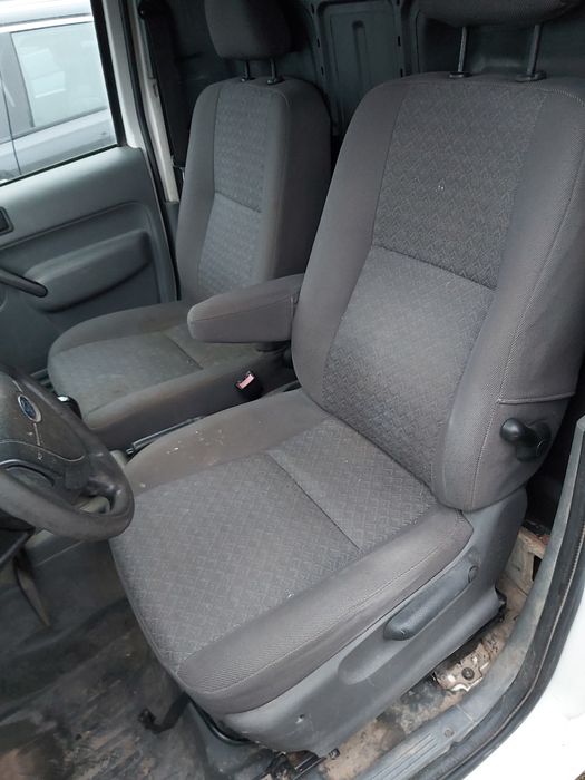 Ford Transit connect fotele przód deska kokpit drzwi hak