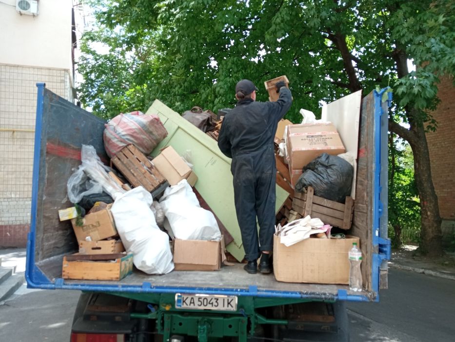 Вивезення хламу Камаз. Вивезення мотлоху. Вивезення непотрібу