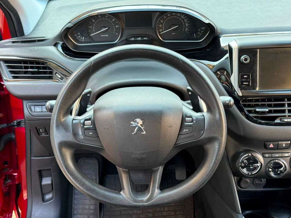 Peugeot 208 2017 1.2 бензин/автомат