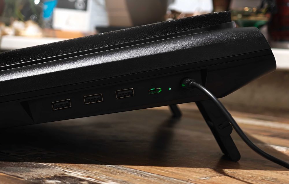 llano V10 / V12  Вакуумная охлаждающая подставка  для ноутбука