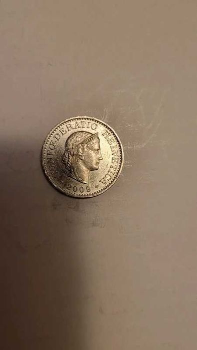 Conjunto de 33 moedas estrangeiras