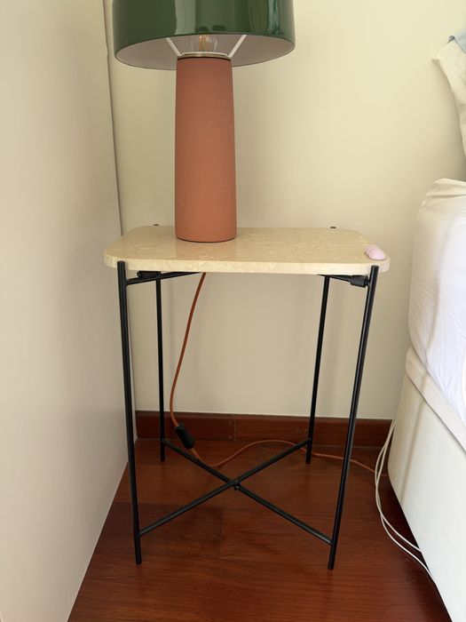 Mesas de Cabeceira em mármore 2 unidades