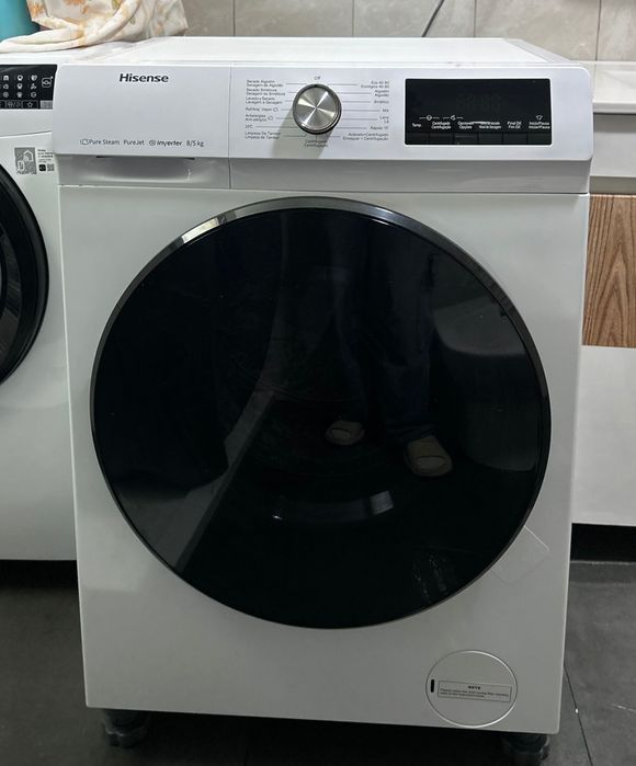 Máquina de lavar e secar roupas