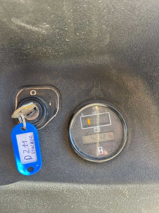 Stacker Elétrico Komatsu 3 mts