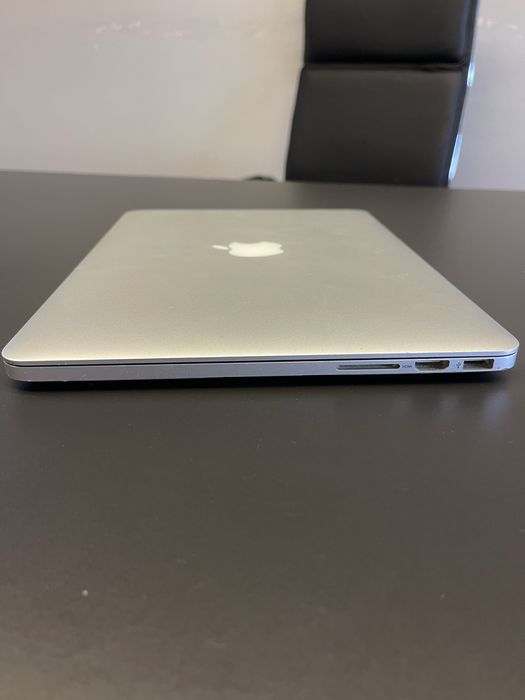 Macbook Pro 8gb, i5 2.7 GHz