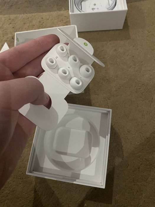 Продам Airpods 2
