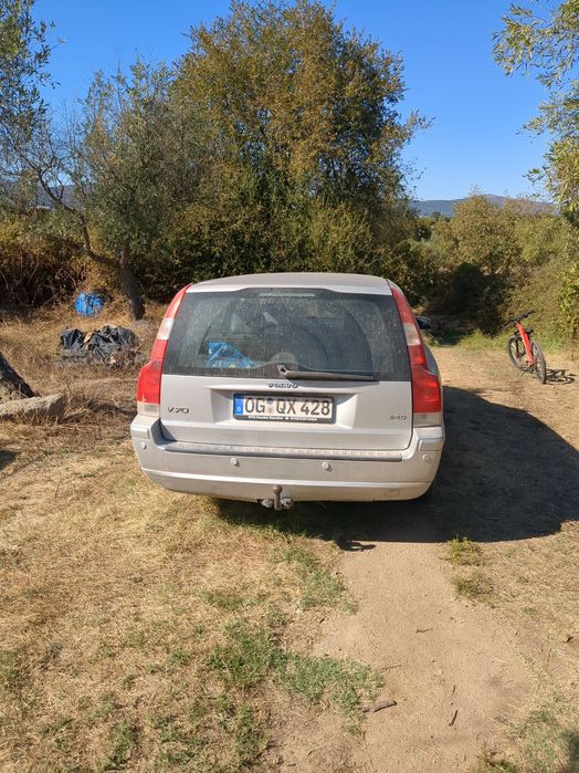 Volvo V70 2.4 D5 (D5244T5) — 2006 — 411.000 km Avaria no motor — muitas peças novas — matrícula alemã