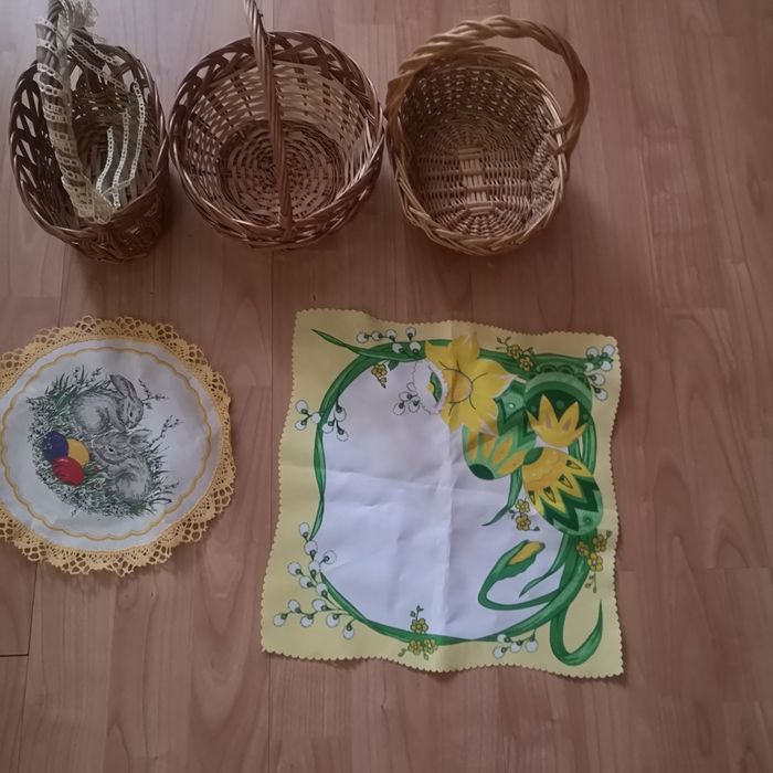 Za trzy  koszyczki  wiklinowe