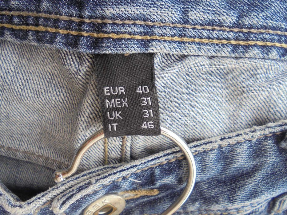 calça de homem da marca BERSHKA