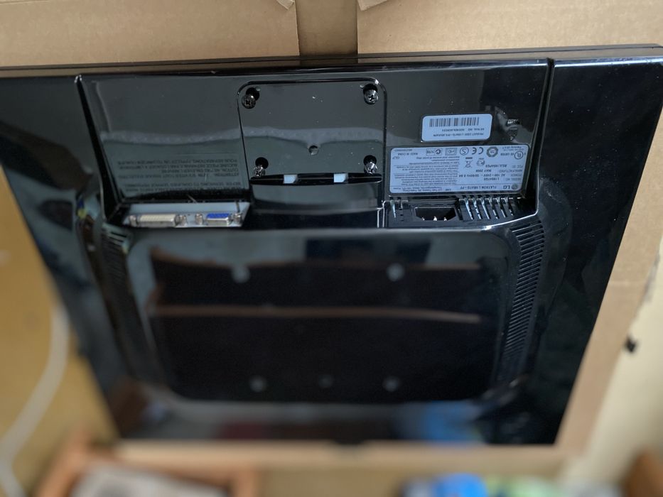 19" Монитор LG в отличном состоянии, полностью рабочий