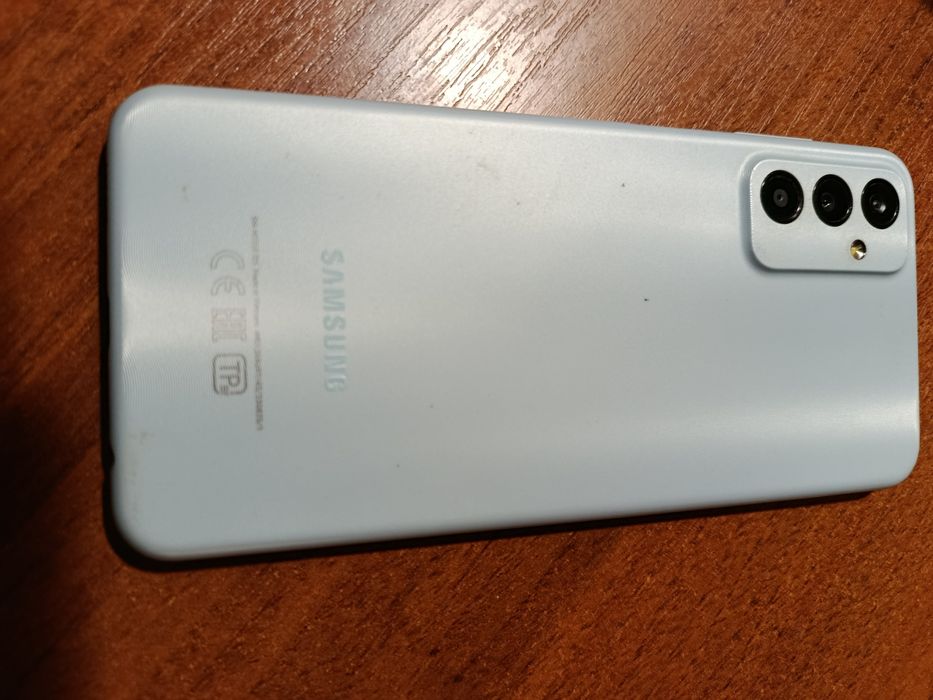 Продам Самсунг М13