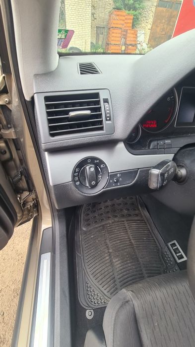 Audi a4 b7 2006р 1.6 Бензин МРІ