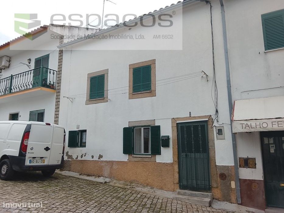 Moradia em Banda com 7 divisões Ladoeiro.