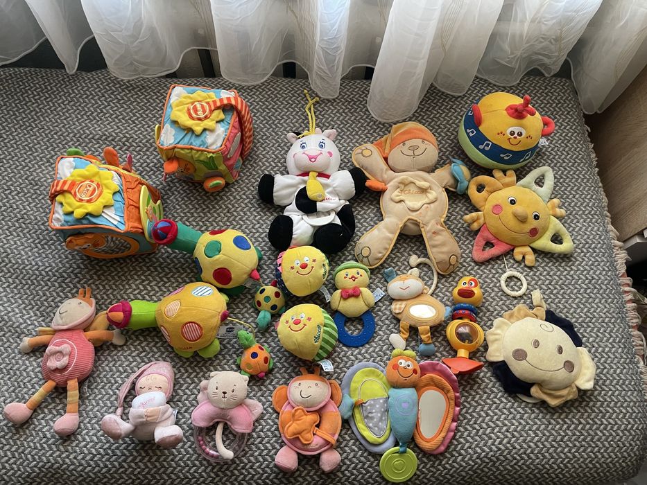 Іграшки chicco музичні,розвиваючі,дзвінкі