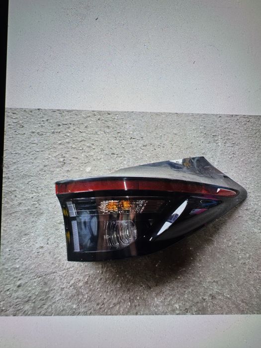 Lampa prawy tyl yaris cross 21-25