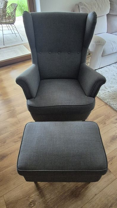 Fotelik uszak z podnóżkiem Ikea