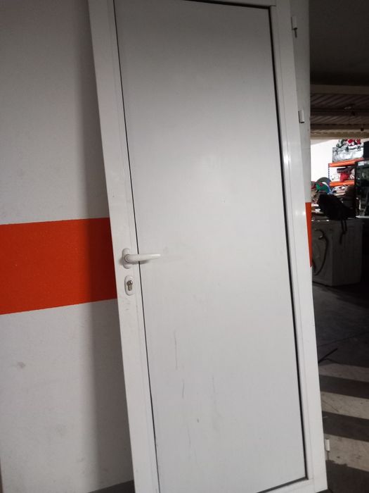 Porta alumínio  210