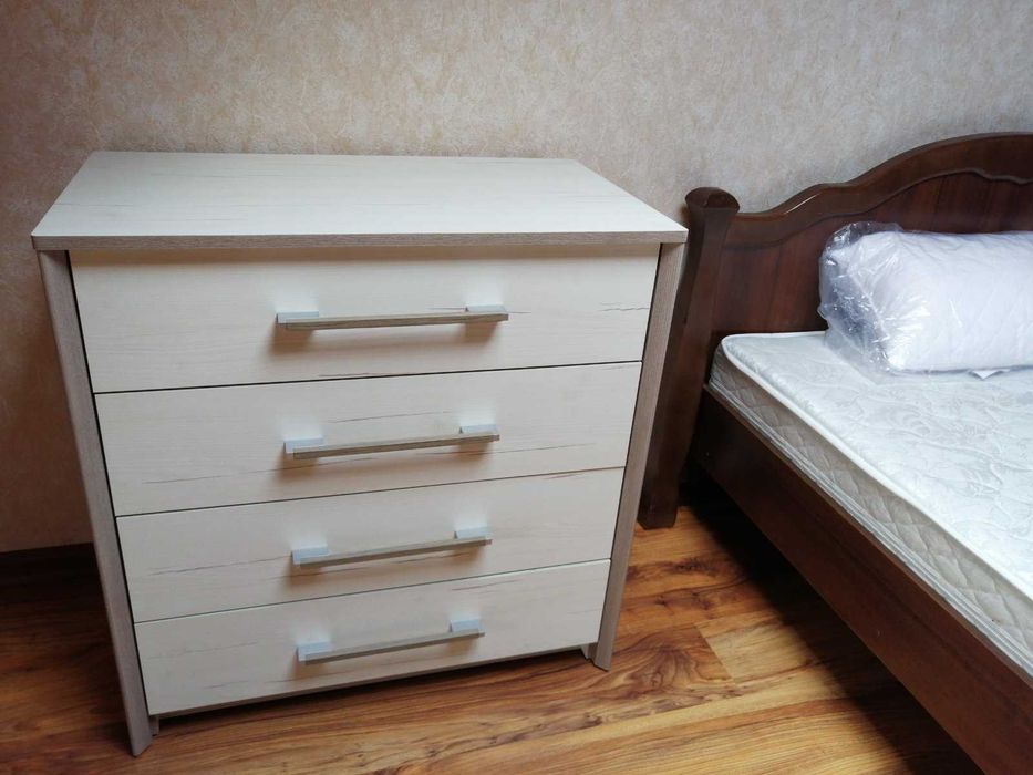 Продам 3-х к/к з гаражем у Центрі