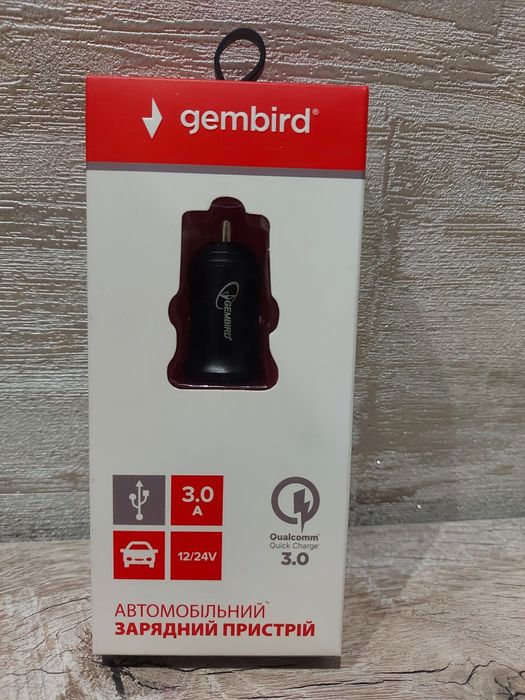 Автомобильное зарядное устройство