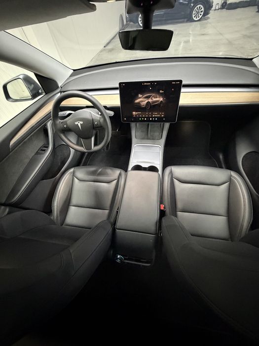 Tesla Model Y Long range dual motor