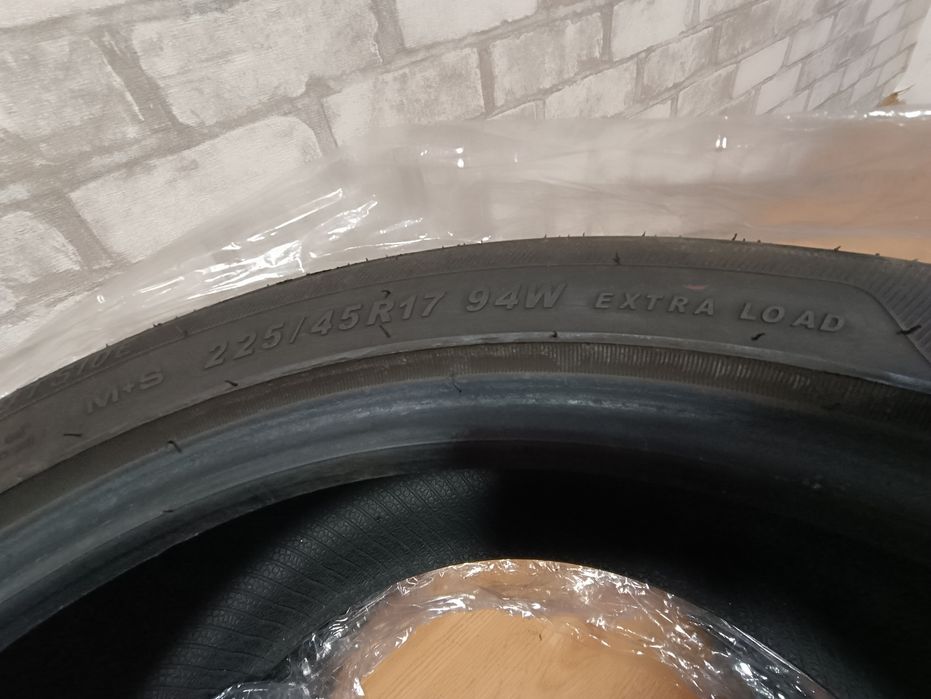 Резина Arivo  посилена 225/45/17XL.  літо