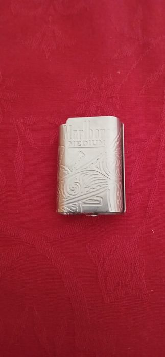 Capa de isqueiro Marlboro Medium