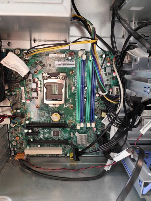 Lenovo ThinkCentre M83 Tower / Intel Core i5-4590 Модель: IQ1X0MS