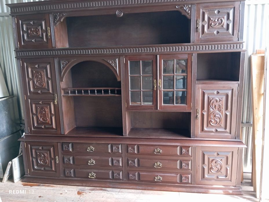 Móvel de sala e mogno