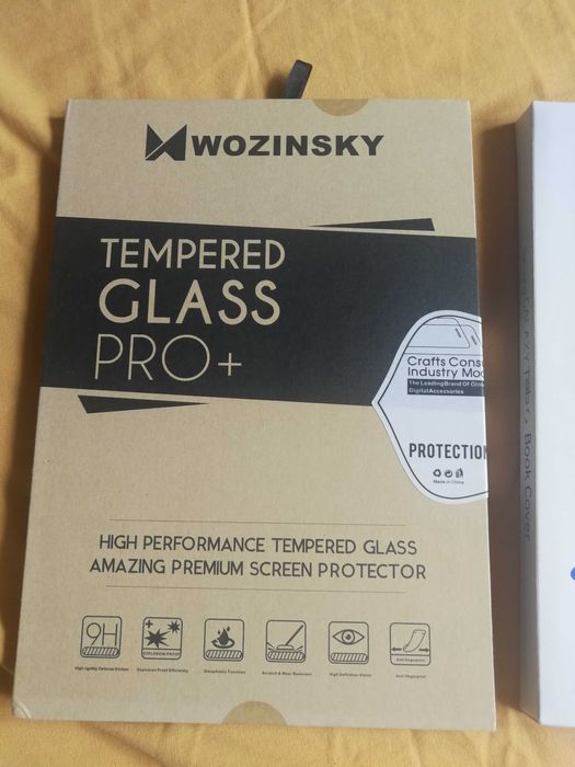 Etui i szkło do tableta Samsung Galaxy Tab S 8.4  T700, T705