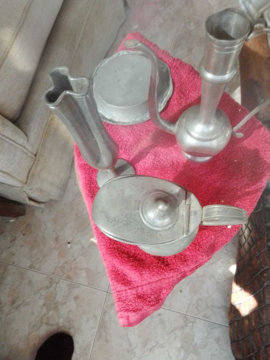 caixas e peças em estanho