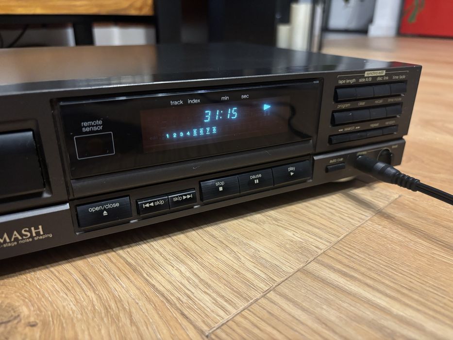 Odtwarzacz CD Technics SL-P277A