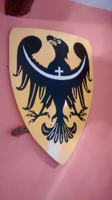 tarcza rycerska z orłem śląskim