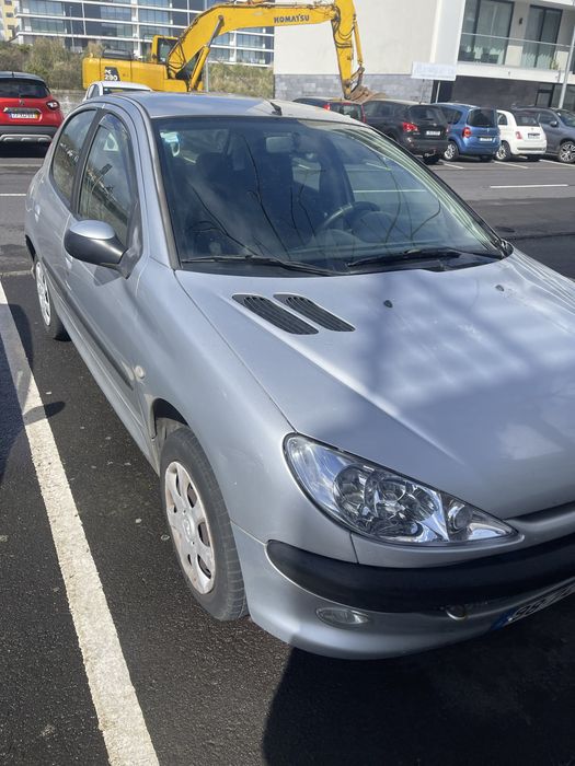 Peugeut 2004 otimo pra andar