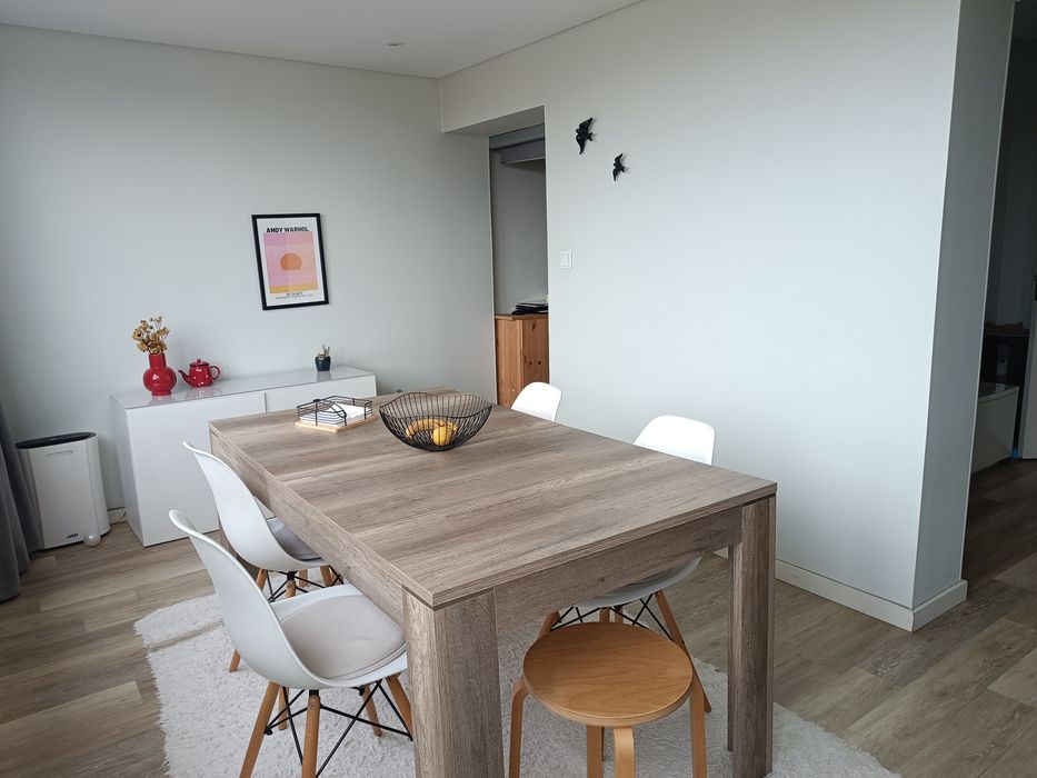 Mesa de sala madeira cor de carvalho