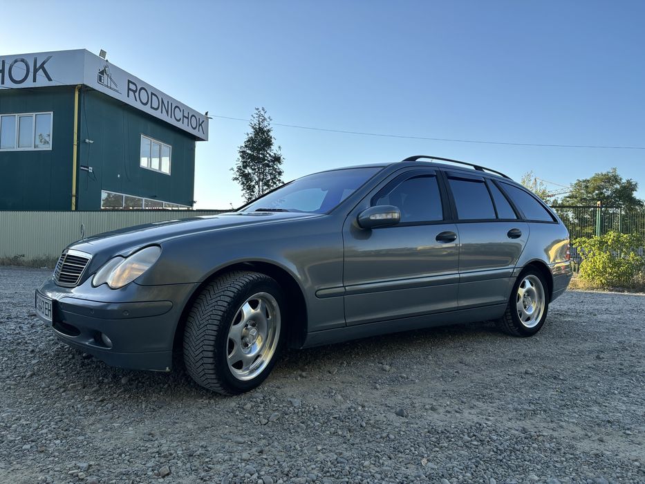 Mersedes  -  Benz      C220 CDI