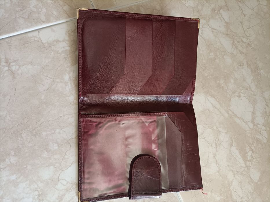 Carteira em pele para documentos