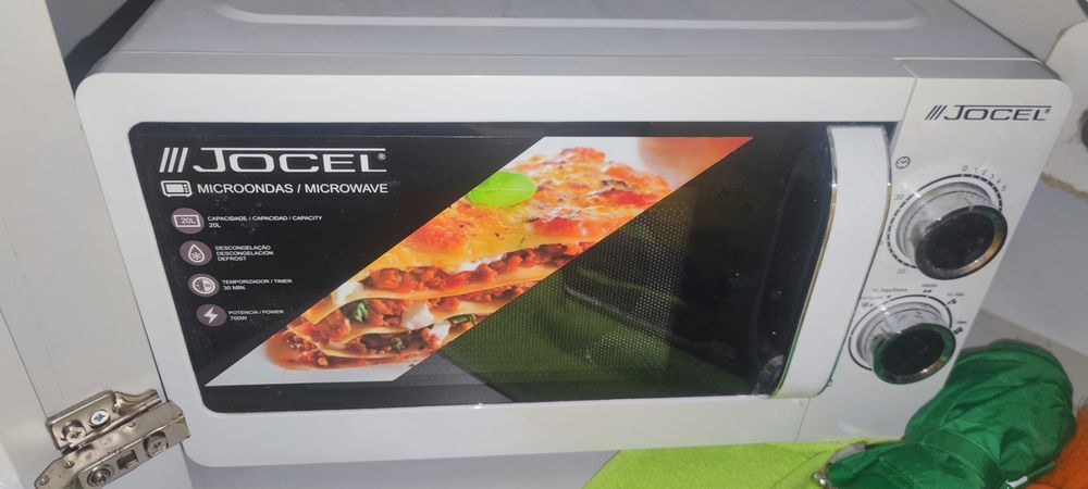 Vendo televisão torradeira e microondas como novos