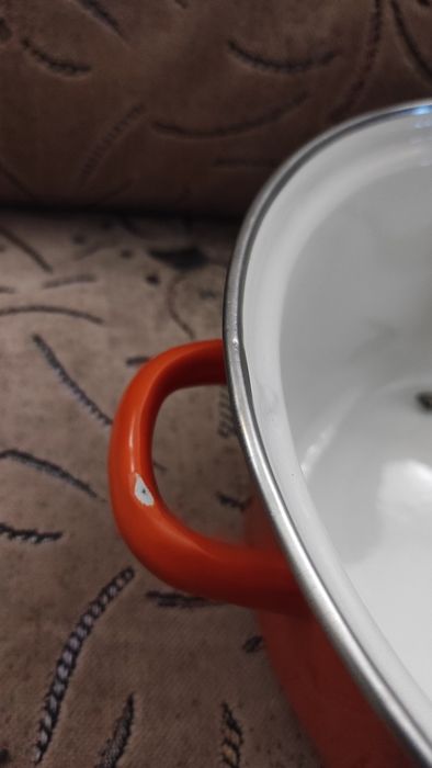 Кастрюли эмалированные 5 и 3л новые